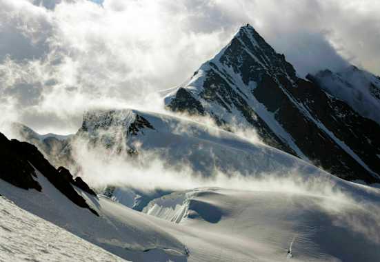 Gross Fiescherhorn in den Berner Alpen an der Grenze zum Wallis