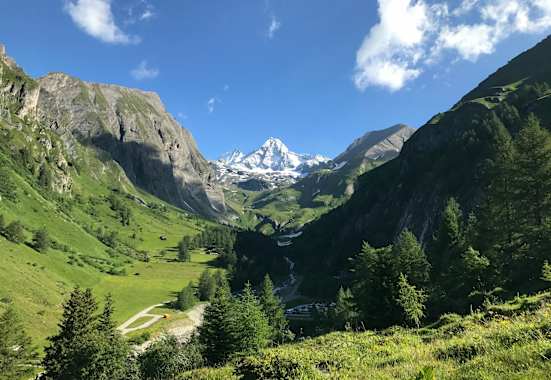 Blick vom Ködnitztal bei Kals auf den Großglockner - der Doppelgipfel ist gut erkennbar. 