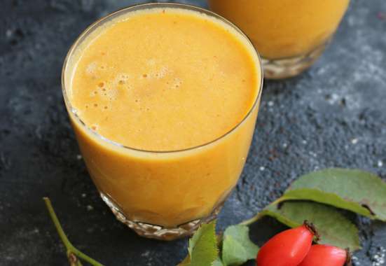 Selbstgemachter Hagebutten-Smoothie