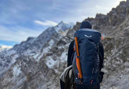 Bergwelten-Redakteur Daniel Kubera am Weg auf den Ortler
