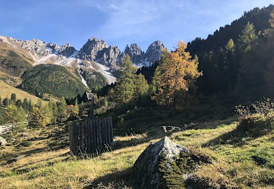 Tagestouren sind im Oktober meist noch sehr gut möglich. Wer allerdings mehrere Tage am Stück unterwegs sein möchte, muss seine Tour gut planen.