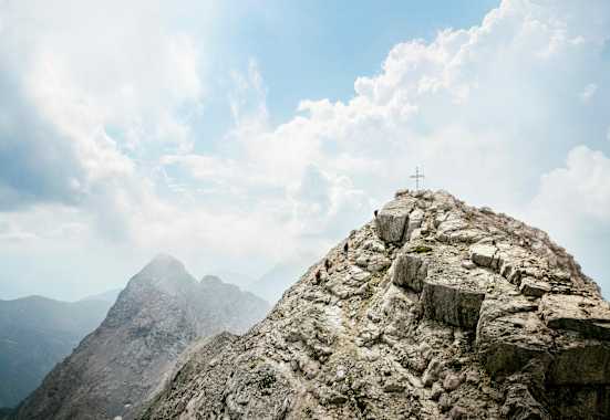 Auf den letzten Metern zum Gipfel des Hochtor (2.369 m)