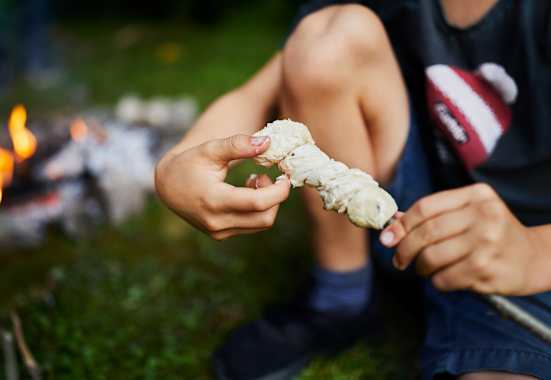 Kinder Lagerfeuer Steckerlbrot