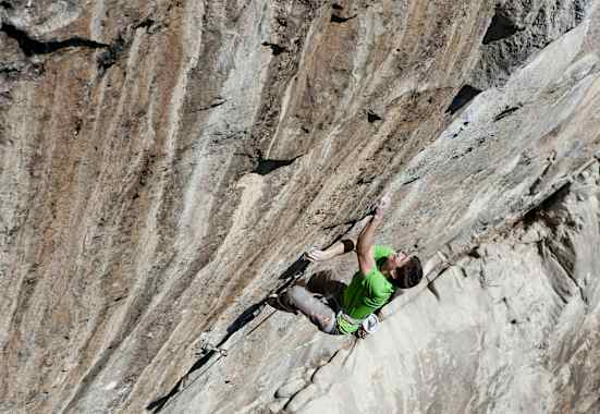 Kilian Fischhuber steil am Weg in der "Bergstation", Zillertal