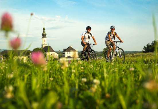 Auf dem Tauernradweg nördlich der Landeshauptstadt Salzburg