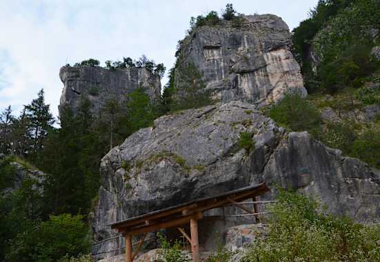 Im Klettergarten Kanzianiberg in den Karawanken in Kärnten