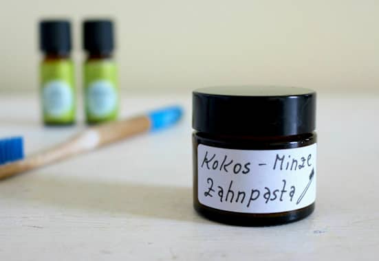 Kokos-Minze-Zahnpasta zum Selbermachen