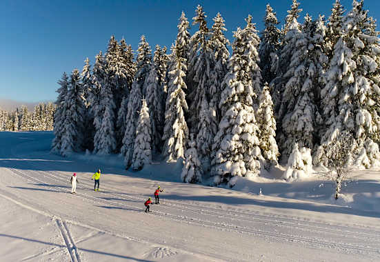 Loipenwandern: Die schönsten mehrtägigen Langlaufstrecken in Deutschland und der Schweiz