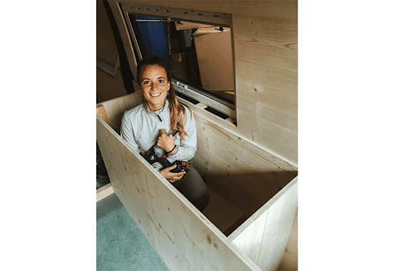 Wie immer gut gelaunt und voller Elan: Laura bei der Arbeit