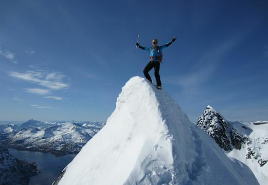 Skitourengehen im hohen Norden: Auf dem Gipfel des Trollsadellen