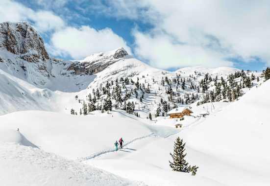Die Rossalm am Fuße der Roten Wand in den Dolomiten
