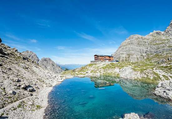 Am Laserzsee in Osttirol: Die Karlsbader Hütte