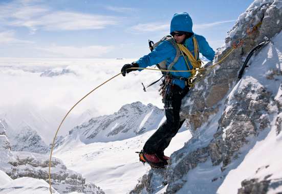 Alpinist auf der Zugspitze in Bayern