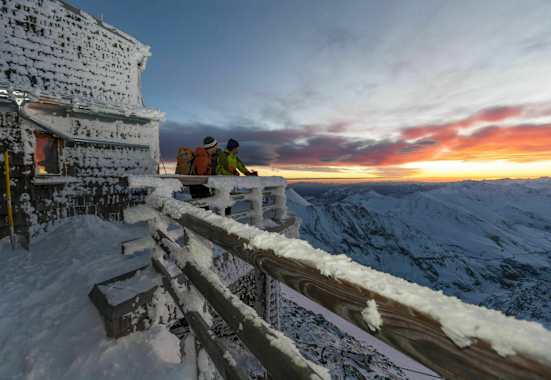 Sonnenaufgang auf der höchsten Hütte Österreichs, der Erzherzog-Johann-Hütte am Großglockner.