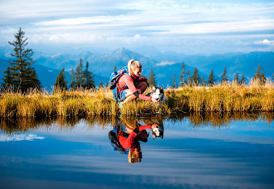 Bergsee Wasser trinken