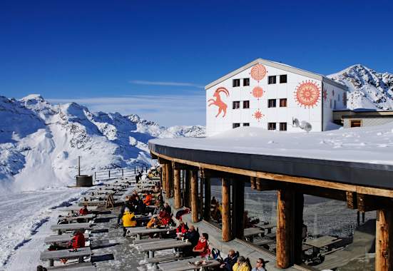 Das Berghaus Diavolezza mit Jacuzzi auf 2.973 m, Bernina-Gruppe