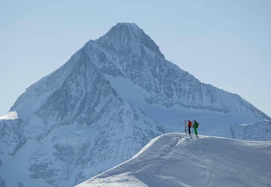 Skibergsteiger im Lötschental