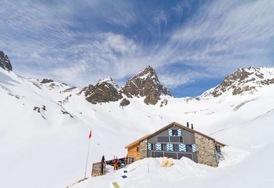 Die Tuoihütte in der Schweiz