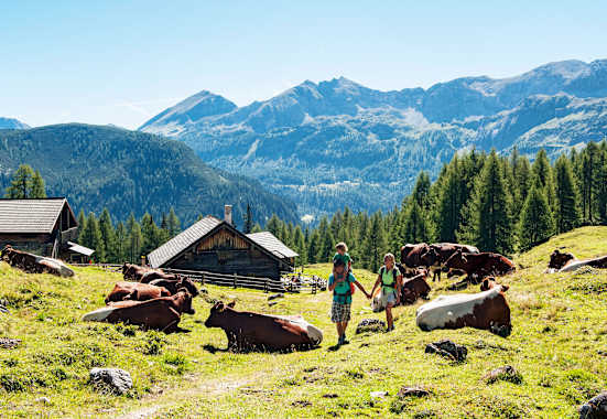 Berghütten und Almen: Ein Sommer-Paradies für Kinder