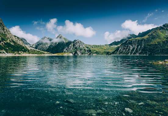 Einfach ins tiefe Blau bilcken, Lünersee in Vorarlberg