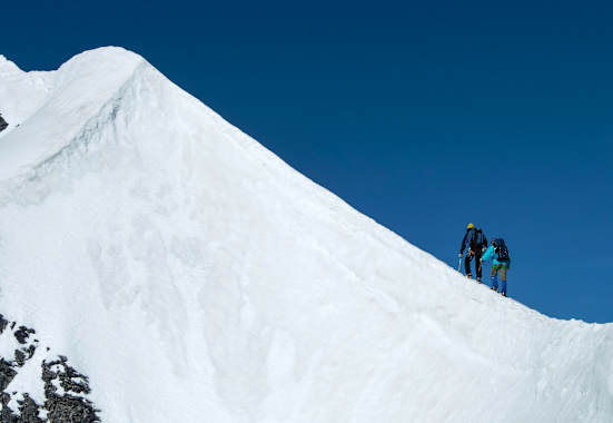 Eiger in der Schweiz: Bergsteiger am Mittellegigrat 