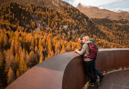 Der Vinschgau erstrahlt im Herbst in seiner vollen Pracht.