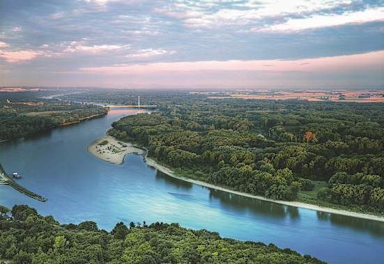 Flugaufnahme über dem Nationalpark Donau-Auen