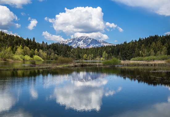 Wandern in der Ötscherregion, der Erlaufstausee mit dem Ötscher im Hintergrund