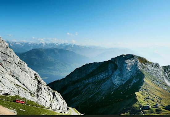 Wandern am Aussichtsberg Pilatus bei Luzern in der Schweiz