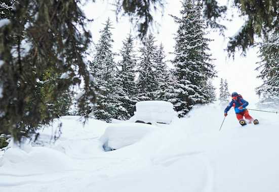 Wild Face: Raphael Eiter bei der Abfahrt vom Mittagskogel im Pitztal