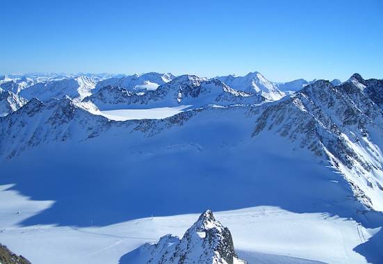 Der Pitztaler Gletscher trägt schon ein weißes Kleid.