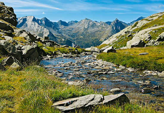 Zum Passo de Balniscio in Graubünden: Blick zum Piz d’Arbeola