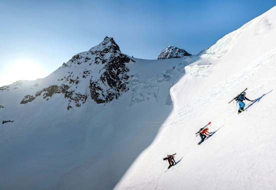 Der majestätische Piz Buin in der Wintersonne.