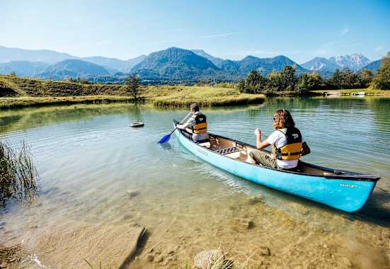 Kanufahrt über den See. 