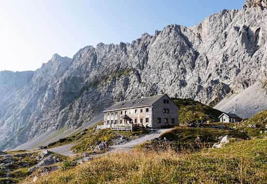 Die Lampsenjoch Hütte im Karwendel