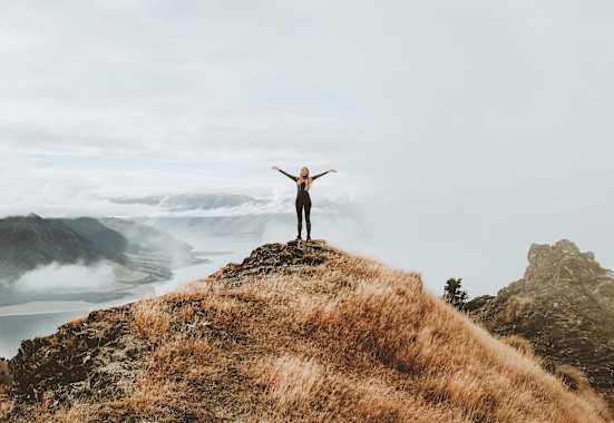 Mädchen in den Bergen
