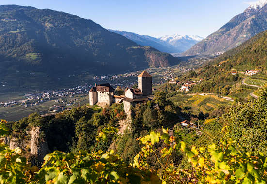 Schloss Tirol bei Meran in Südtirol