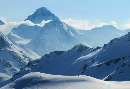 Winterlandschaft der Bündner Silvretta in der Schweiz