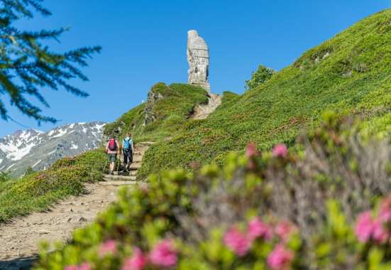 Der steinerne Adler am Stockalperweg