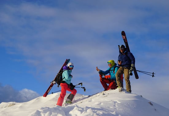 Skitourengeher am Gipfel