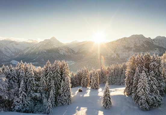 Sonnenuntergang über dem Tannenmeer