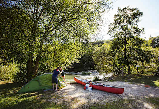 Mit dem Kanu im Naturpark Altmühltal in Bayern