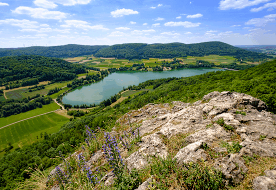 Ausblick von der Houbirg auf den Happurger See in der Fränkischen Schweiz