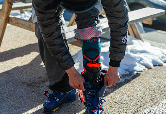 Die Kompressionstechnologie der Skisocken-Modellen von STOX stimulieren die Blutzirkulation zwischen den Unterschenkeln und dem Herzen.