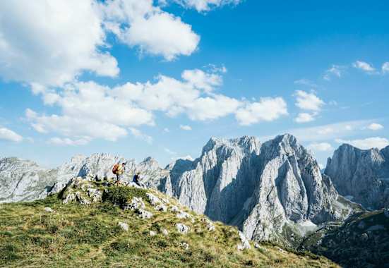Nationalpark Prokletije: Die Volusnica (1.879 m) an der Grenze von Montenegro und Albanien erschließt einen atemberaubenden Blick
