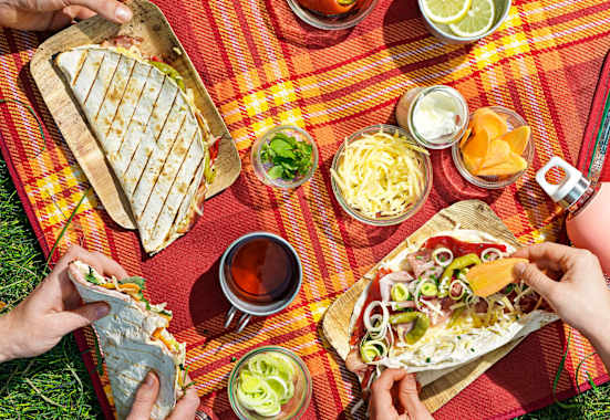 Ideal für Picknick und Wanderung: Tortilla-Calzonen