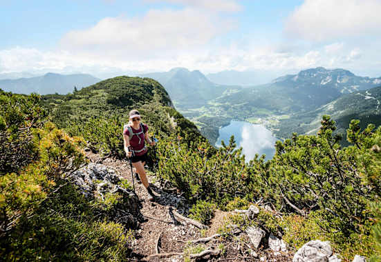 Wanderweg auf die Trisselwand hoch über dem Altausseer See.