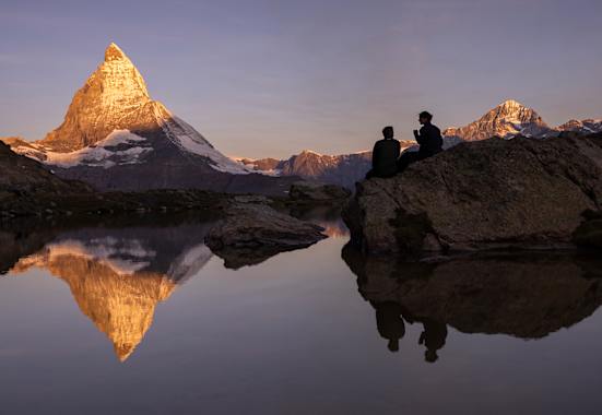 Einzigartiger Ausblick: Eine Wanderung bei Sonnenaufgang mit Blick auf das Matterhorn.