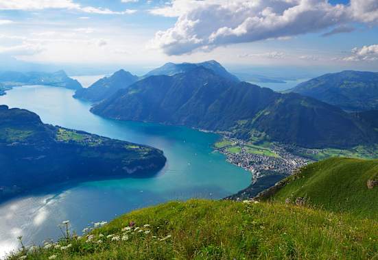 Blick auf den Vierwaldstättersee bei Luzern in der Schweiz