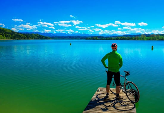 Der Waginger See ist ein Naturjuwel in den Chiemgauer Alpen 